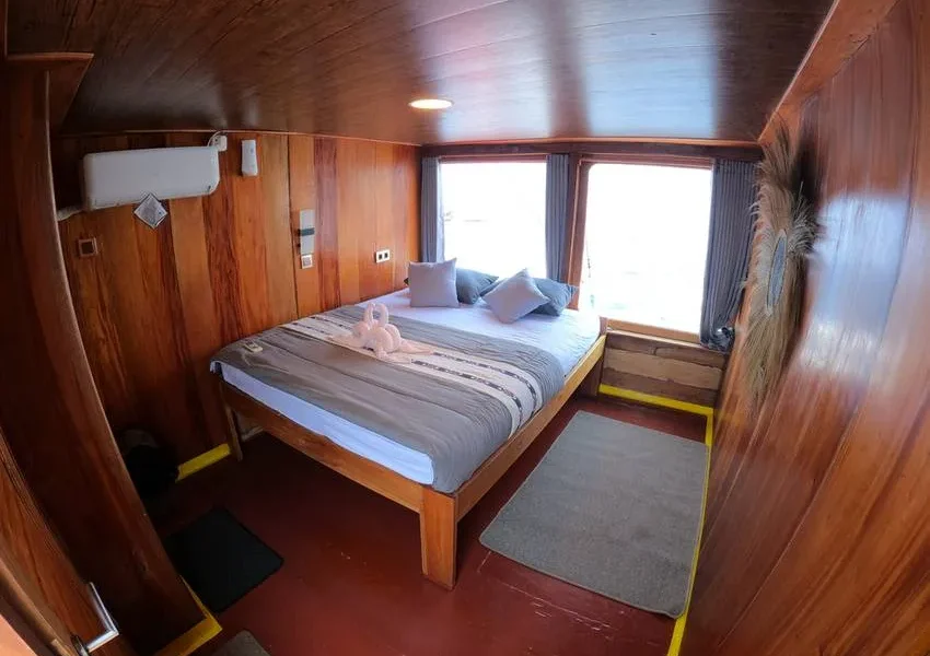 Private Cabin2 in 3 Island – KomodoLuxury