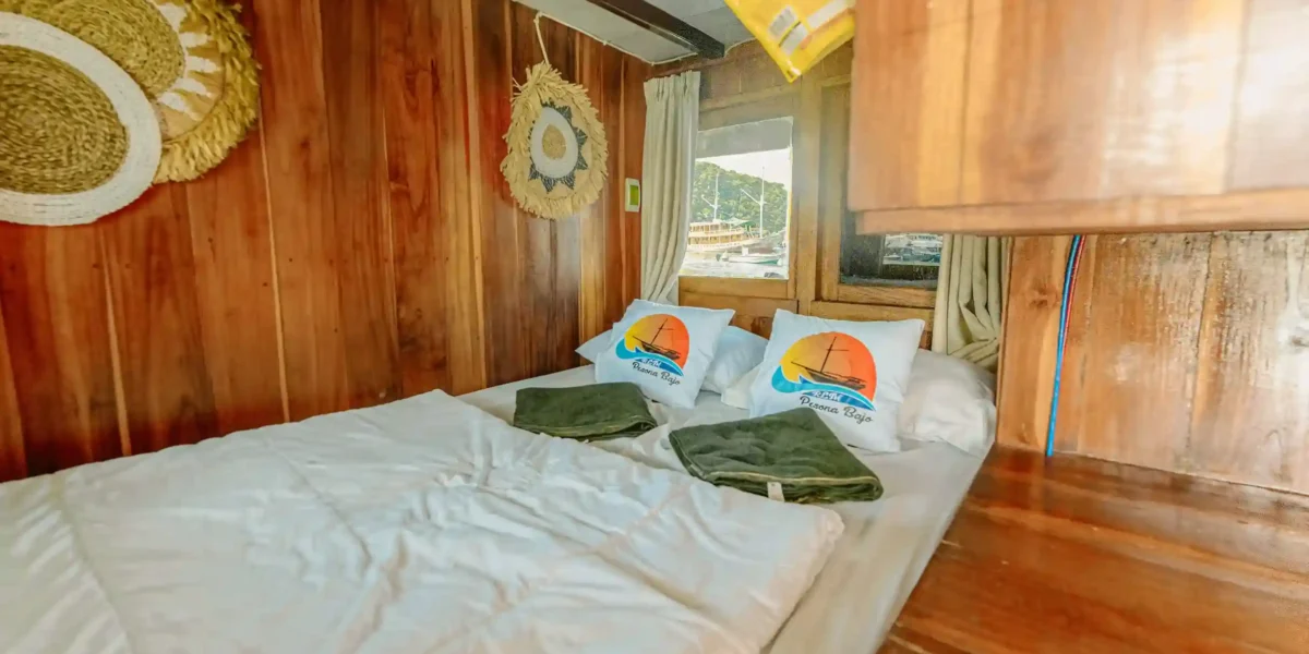 Private Double Cabin in Pesona Bajo – KomodoLuxury