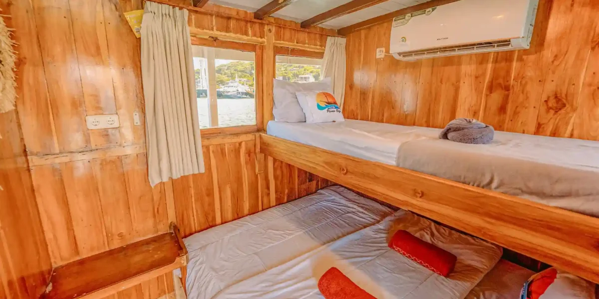 Private Triple Cabin in Pesona Bajo – KomodoLuxury