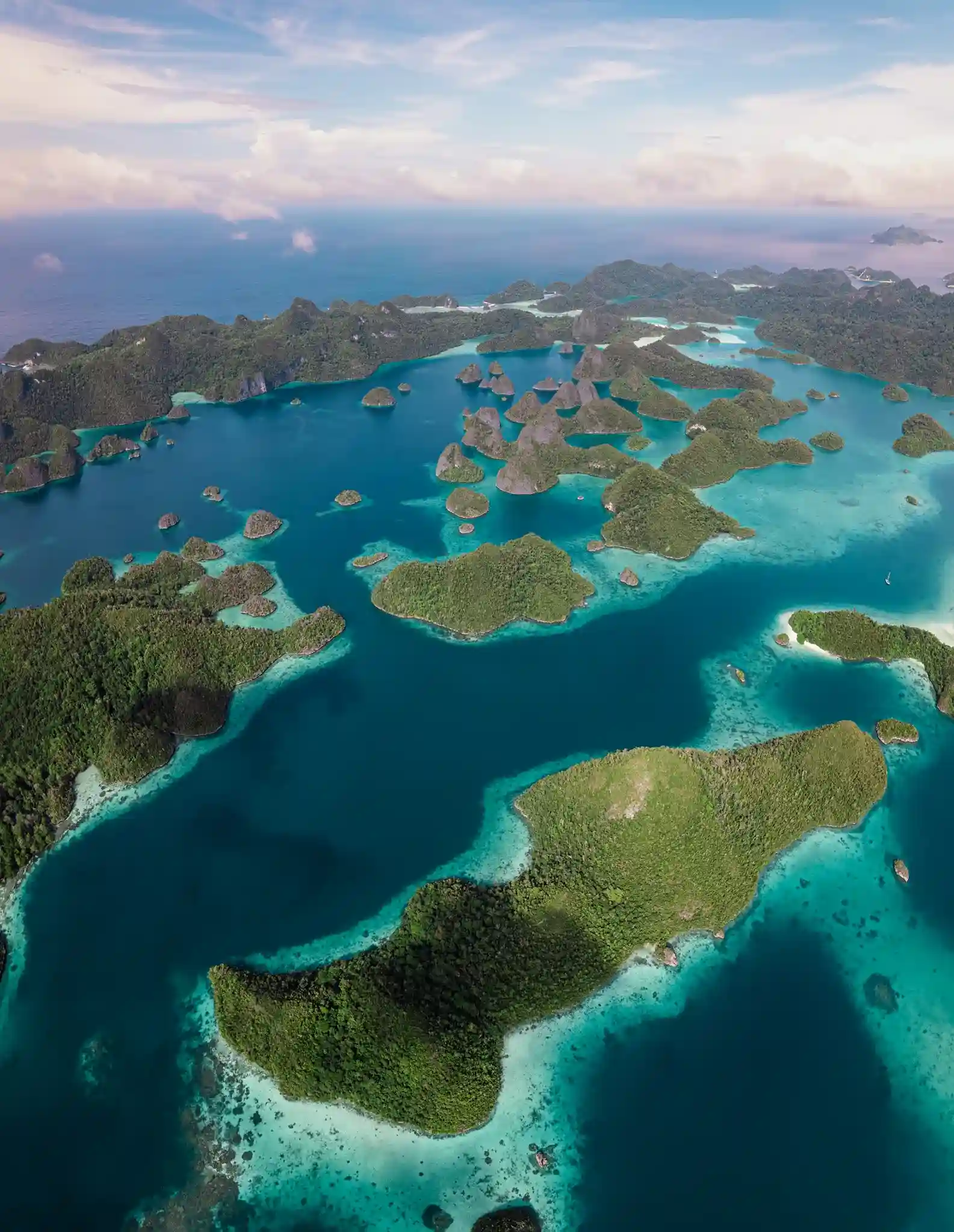 Highlight Raja Ampat Destination by Komodo Luxury | Raja Ampat Tour Package