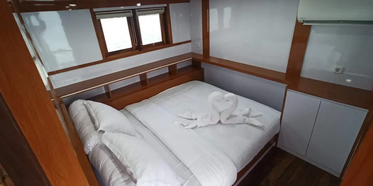 Riley-Deluxe-Cabin