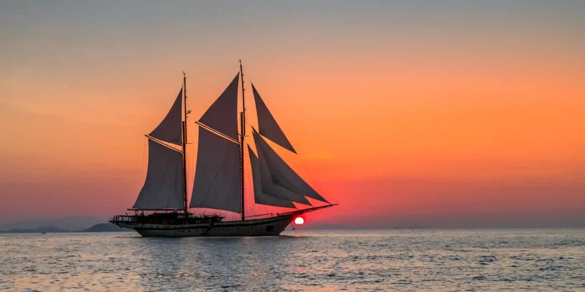 Lamima Yacht Cruise | Luxury Phinsi | Komodo Luxury