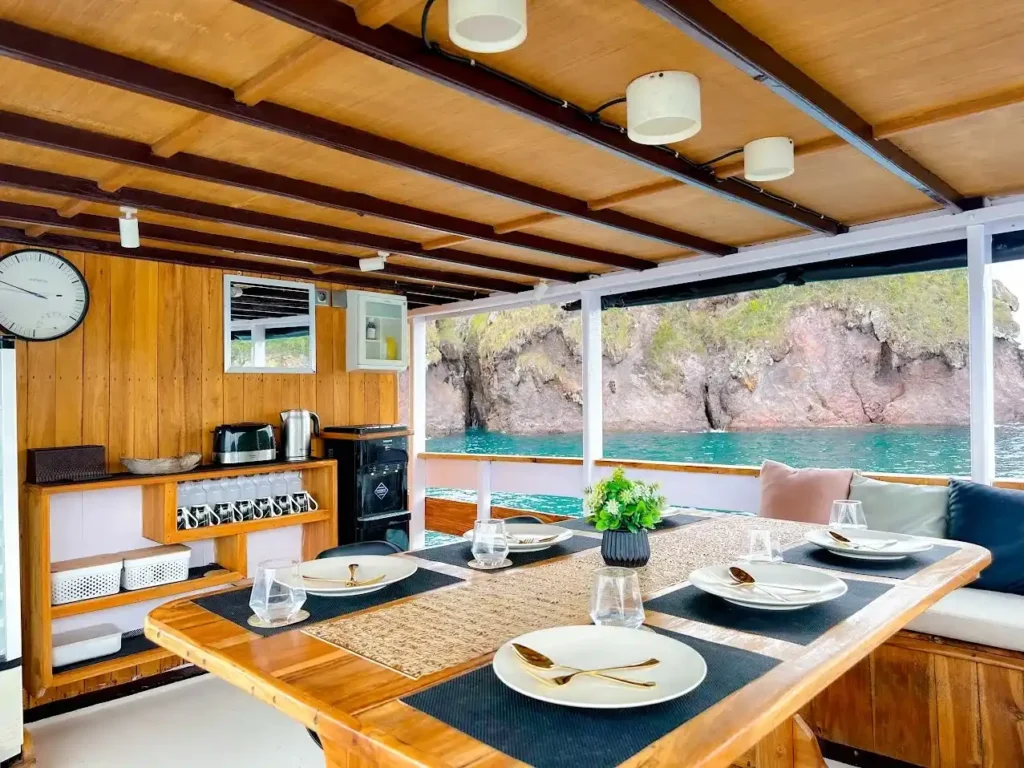 Santemako Phinisi | Komodo Tour | Komodo Luxury