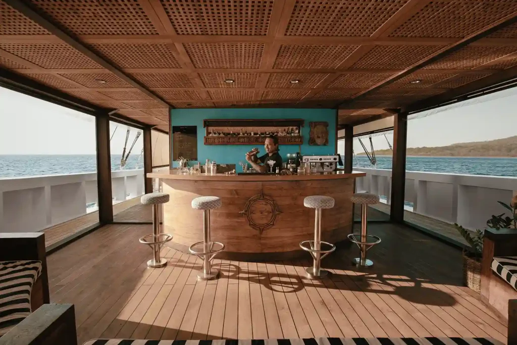Bar Scubaspa Zen Liveaboard Phinisi Boat Charter | Komodo trip | Raja Ampat trip | Komodo Luxury