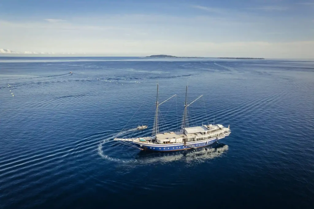 Scubaspa Zen Liveaboard Phinisi Boat Charter | Komodo trip | Raja Ampat trip | Komodo Luxury