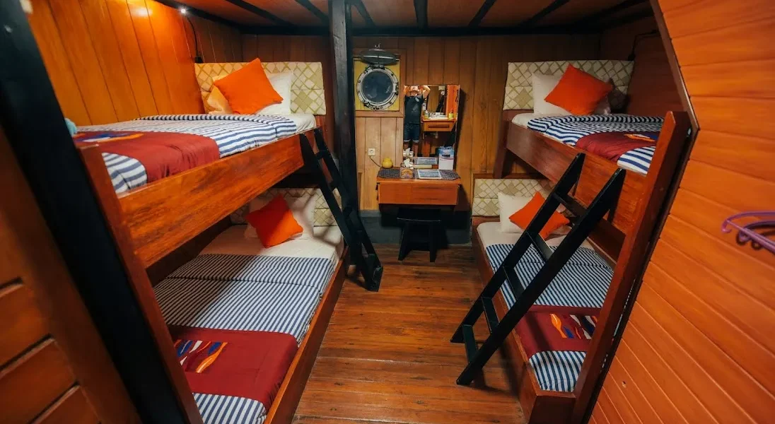 Sea Safai 8 bunk bed cabin