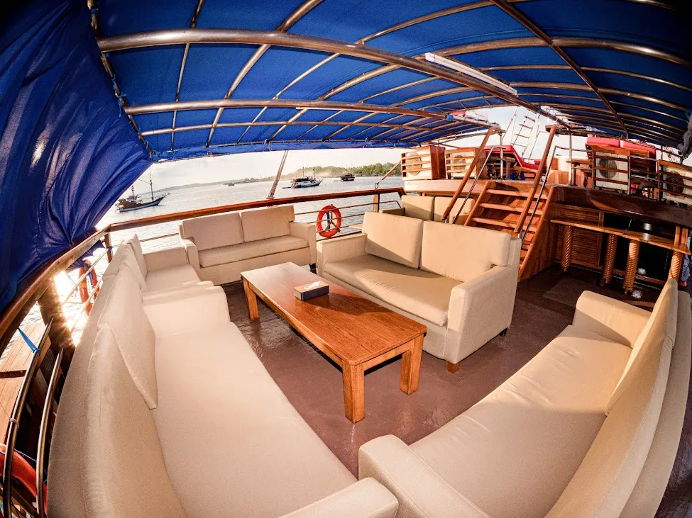 Sea Safari 6 Liveaboard | Raja Ampat | Komodo Luxury