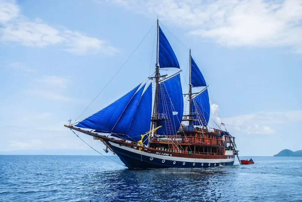 Sea Safari 6 Liveaboard | Raja Ampat | Komodo Luxury
