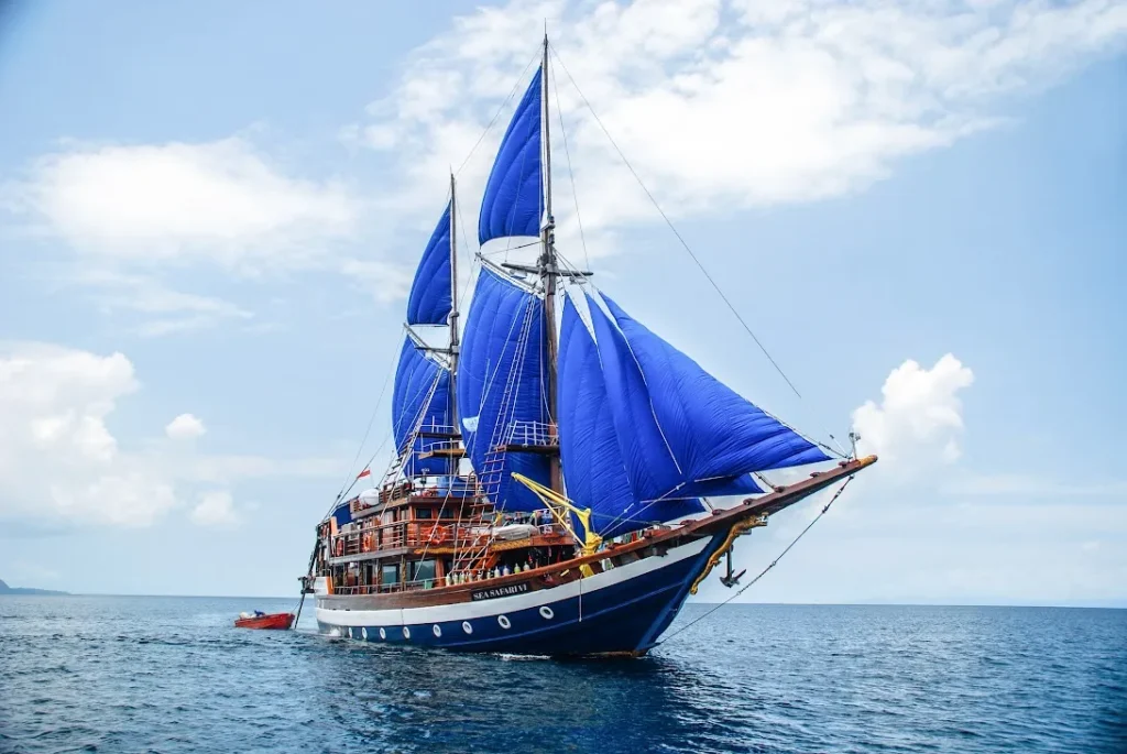 Sea Safari 6 Liveaboard | Raja Ampat | Komodo Luxury