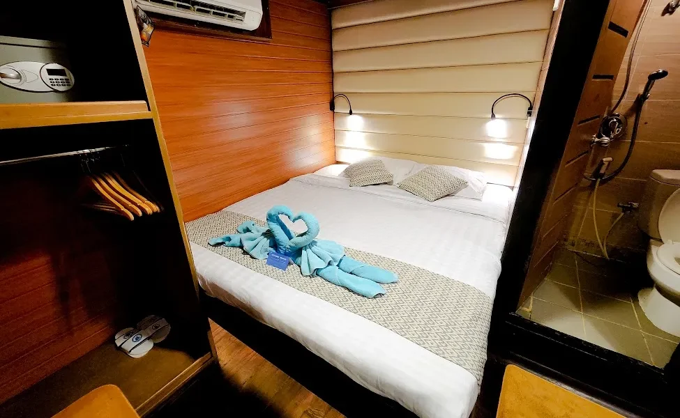 Sea safari 8 double bed (1)