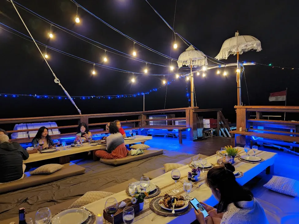 Sea Safari 8 Liveaboard | Komodo Luxury