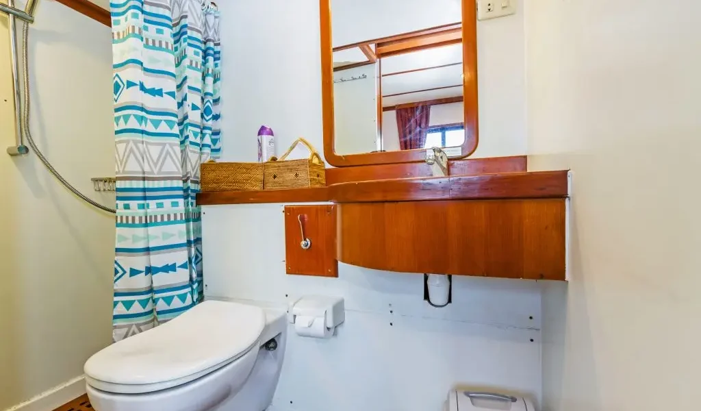 Single Cabin on Mermaid I Cruise Voyage Phinisi | Raja Ampat | Komodo Luxury