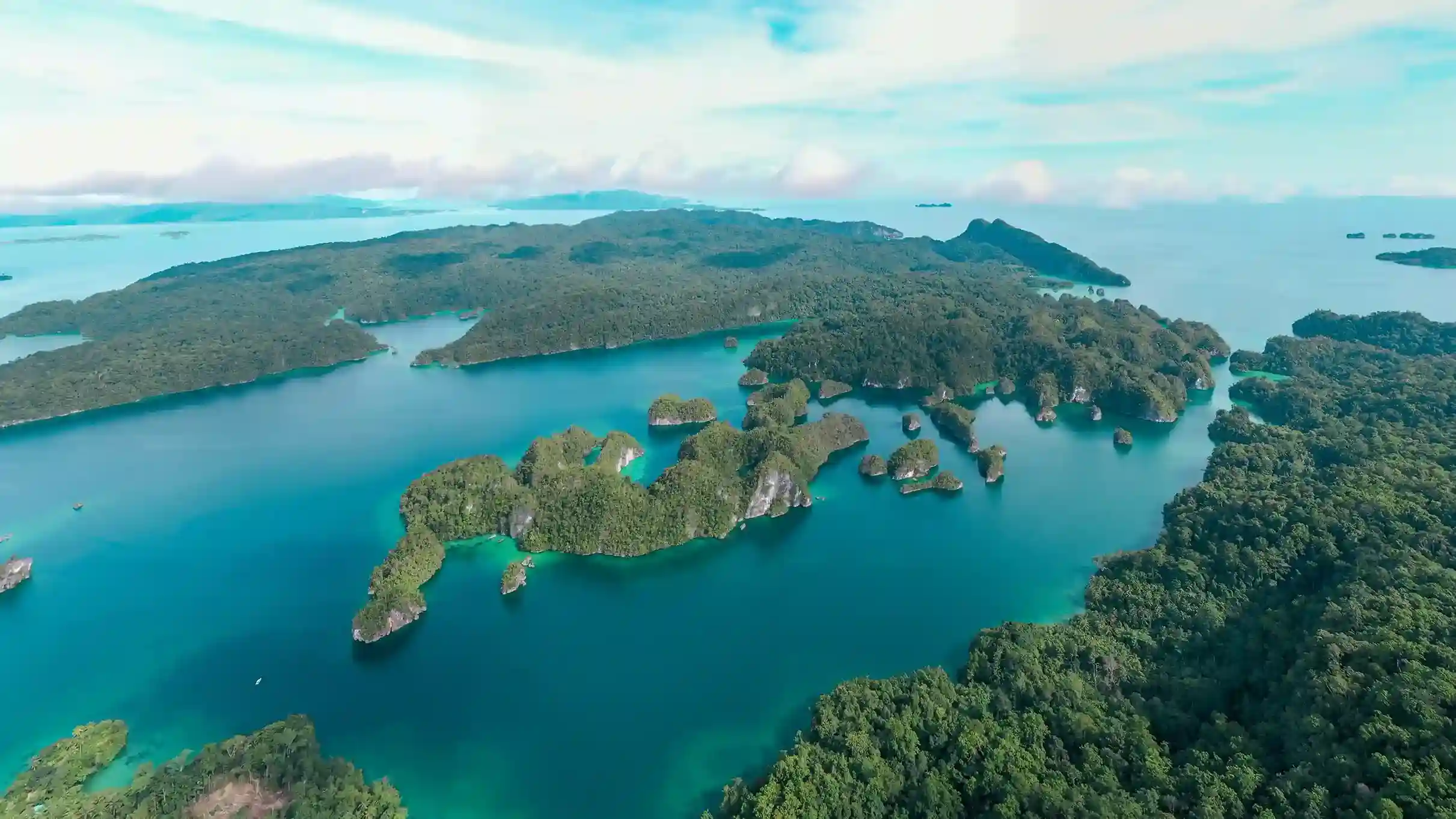 Raja Ampat, Indonesia - Komodo Luxury