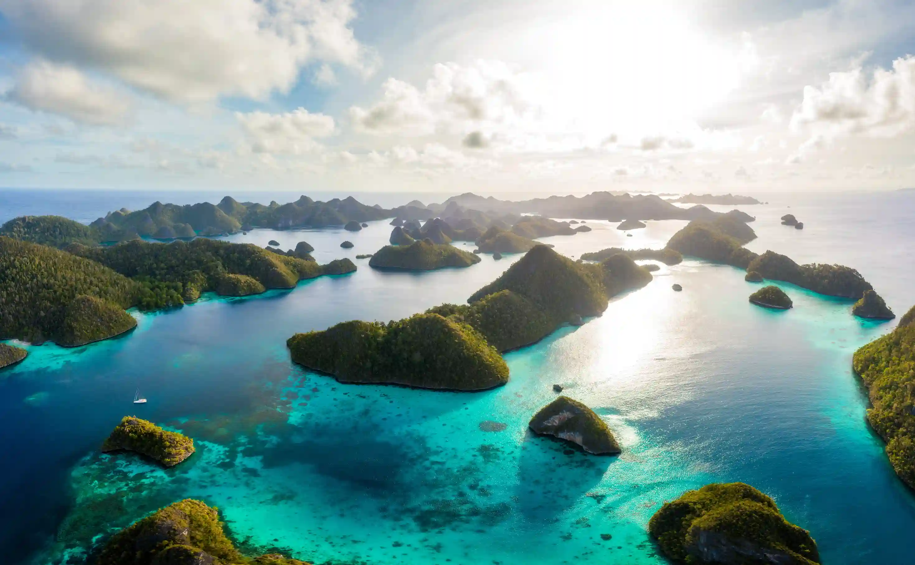 Raja Ampat, Indonesia - Komodo Luxury