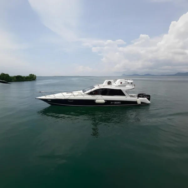 Your Pesona Speedboat - KomodoLuxury