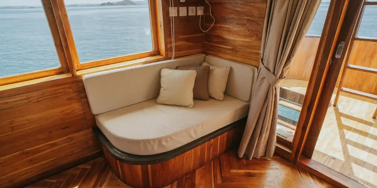 Zada-Nara-Master-Ocean-View-Cabin