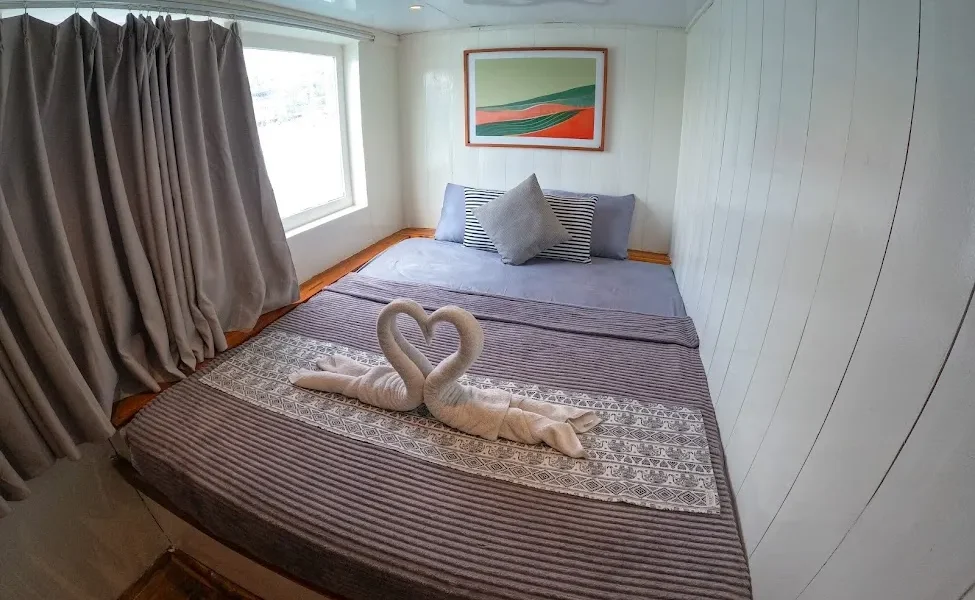 zendaya rinca komodo cabin 2